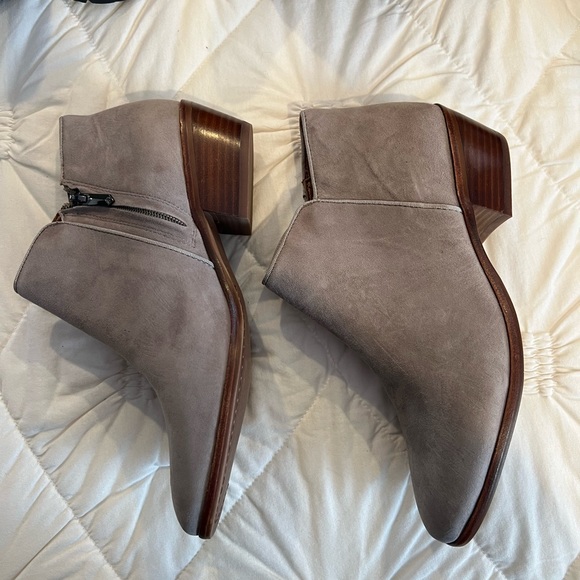 Sam Edelman Suede Ankle Booties - Brand New/Never Worn - Size 9 - Picture 3 of 3